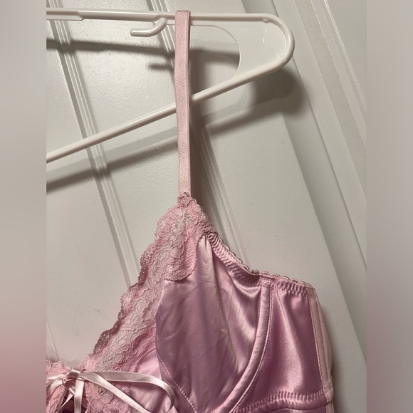 Savage X Fenty Pink Lace Thong Bodysuit Size M NWT - Picture 5 of 9